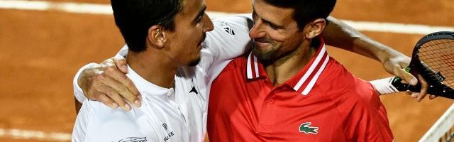 开云体育-德约三盘击退本土黑马 罗马站决赛将再演“德纳决”