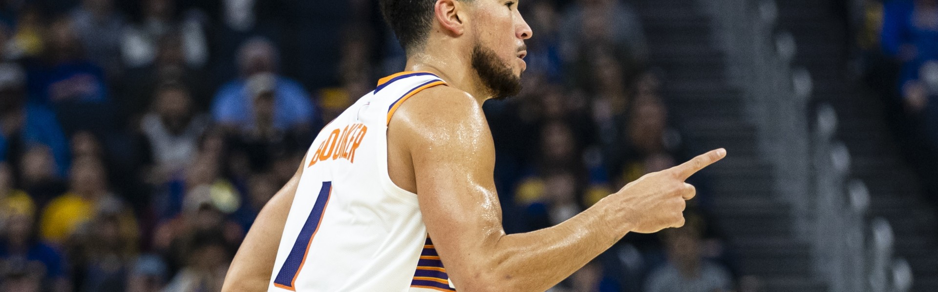 kaiyun sports-双星连线！杰伦·格林推反击助攻布克追身三分 后者复出首球